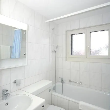 City-studio On Floor - Crown 48 زيورخ