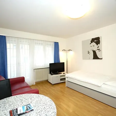 City-studio On Floor - Crown 48 زيورخ