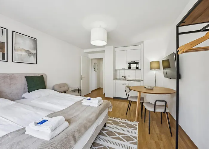 City-studio On Floor - Crown 48 *