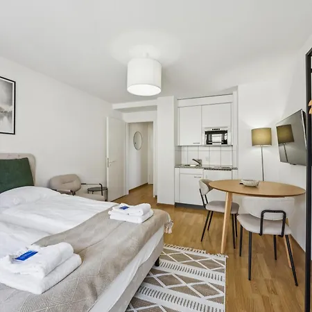 City-studio On Floor - Crown 48 *